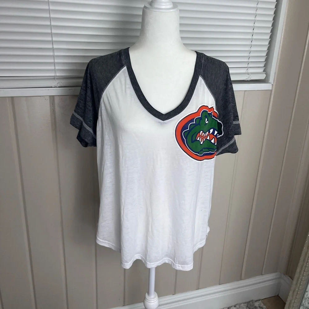 University of Florida Gators Short Sleeve T-Shirt Size Small - Picture 1 of 4